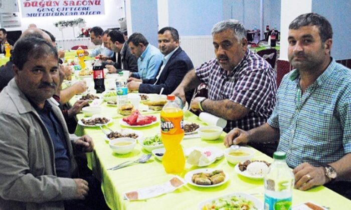 ESNAF ODASI ÜYELERİ İFTARDA BULUŞTU