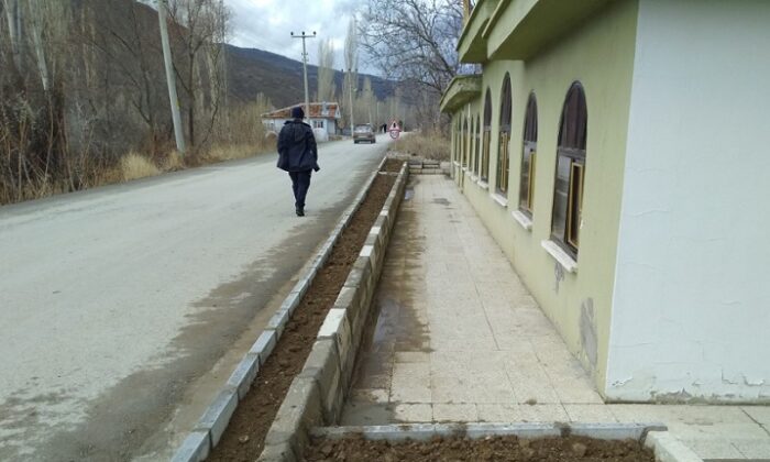 KURT DEDE TÜRBESİNE ÇEVRE DÜZENLEMESİ