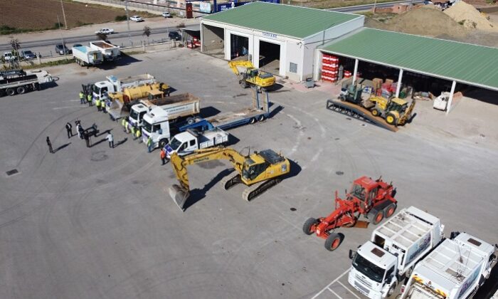 BELEDİYE SİNOP’A 12 ARAÇ GÖNDERDİ
