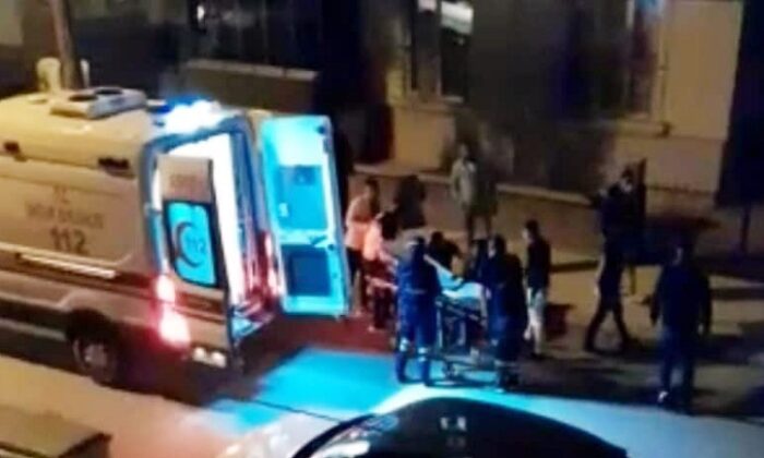 GENÇLERİN KAVGASINDA KAN AKTI