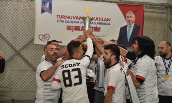TURNUVANIN GALİBİ PARK BAHÇELER OLDU