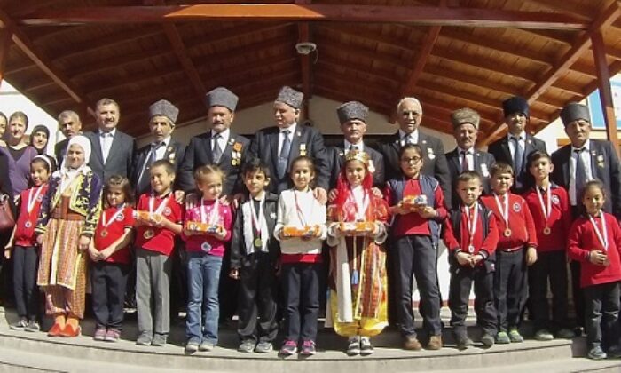 ÖĞRENCİLERDEN HARİKA ÇANAKKALE PROGRAMI