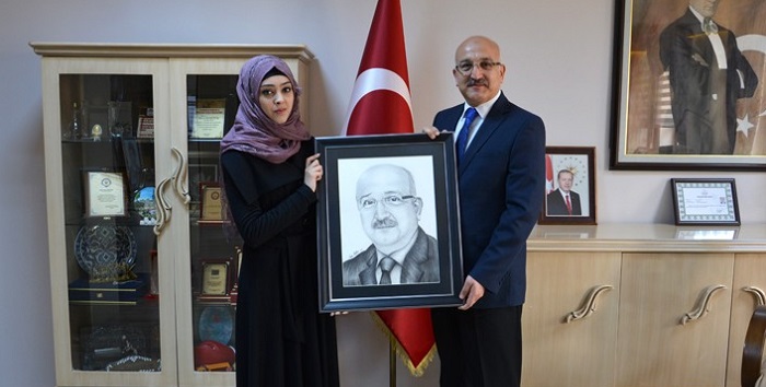IRAKLI KURSİYERDEN BÜYÜK’E HEDİYE