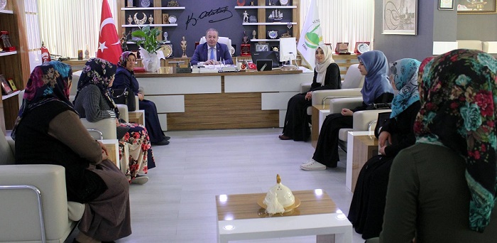 BAYANLARDAN ŞAHİNER’E TEŞEKKÜR
