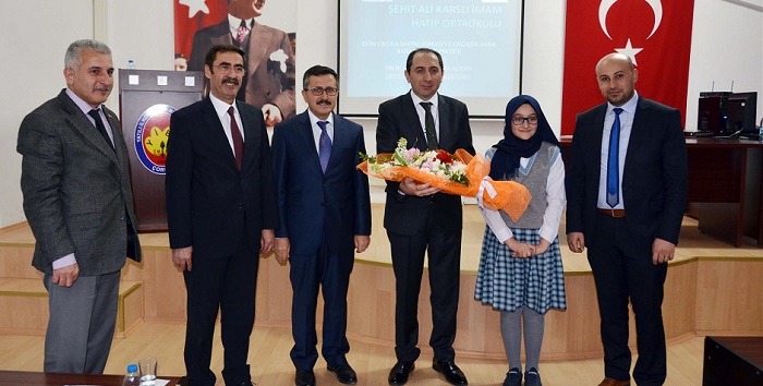 Rektör Ortaokul Öğrencileriyle Buluştu
