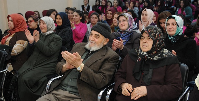GENÇLERDEN ULU ÇINARLARA SÜRPRİZ