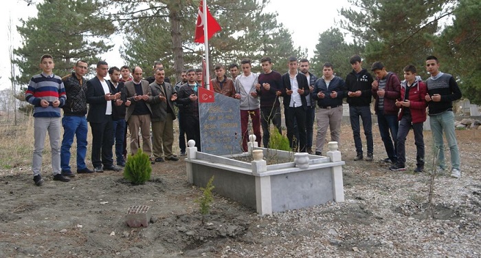 GENÇLERDEN ŞEHİTLERE VEFA
