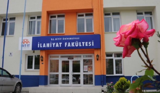 HİTİT İLAHİYAT’TA BİRİNCİLİK KÜRSÜSÜNDE