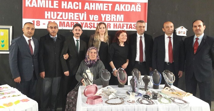 HUZUREVİ SAKİNLERİ SERGİ AÇTI