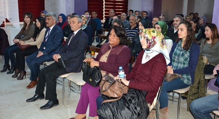 ÖĞRETMENLERE ÖĞRENCİ KOÇLUĞU SEMİNERİ