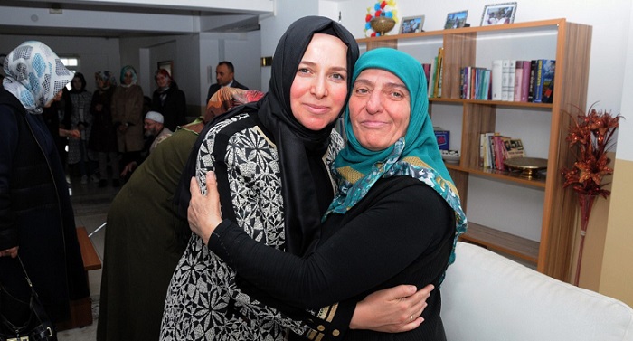 HUZUREVİ SAKİNLERİNİ ZİYARET ETTİLER