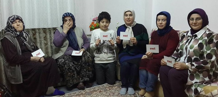 AK KADINLARDAN 15 GÜNDE 300 EV ZİYARETİ