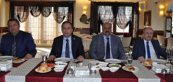 MUHTARLARIN SORUNLARINI DİNLEDİLER