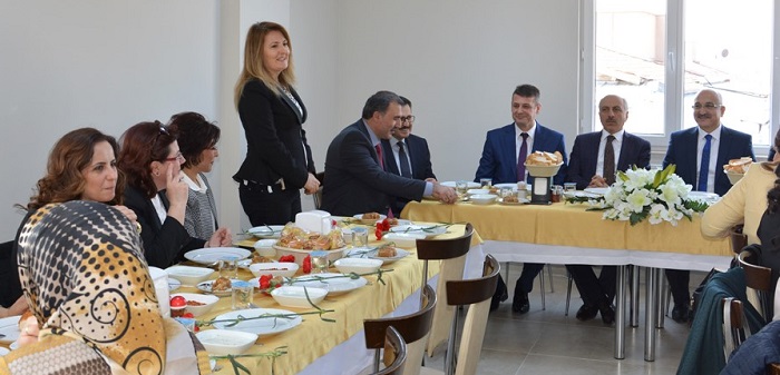 BÜYÜK’TEN 8 MART YEMEĞİ