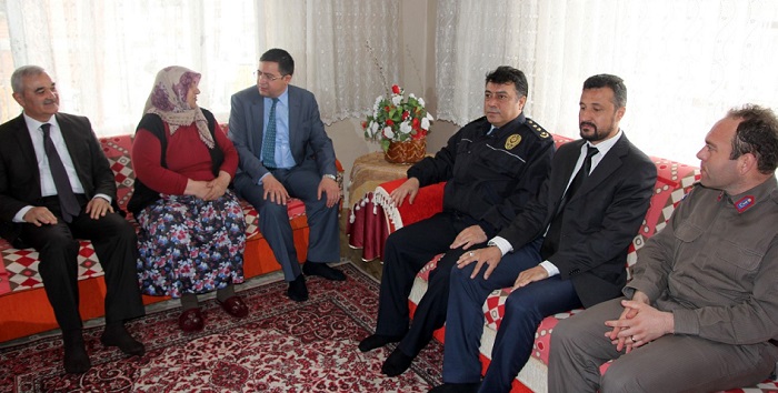 ŞEHİT AİLELERİNİ YALNIZ BIRAKMADILAR