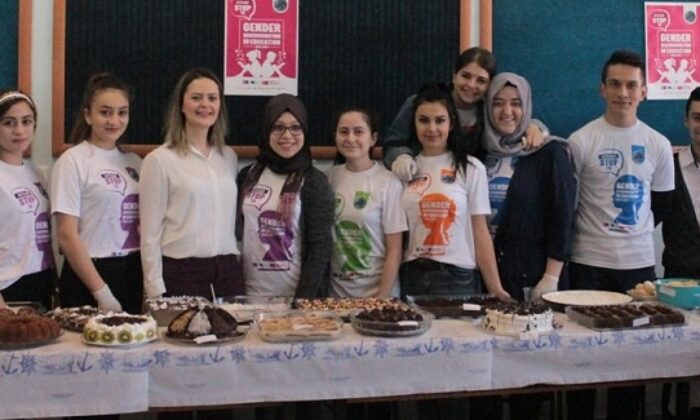 ÖĞRENCİLERDEN 8 MART KERMESİ