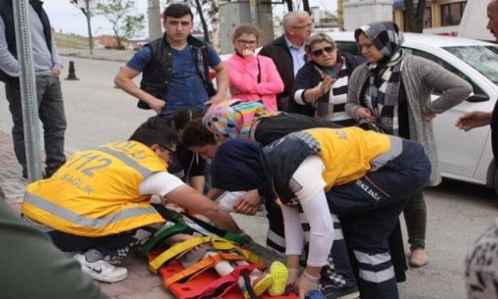 KÜÇÜK ÇOCUĞA ARABA ÇARPTI