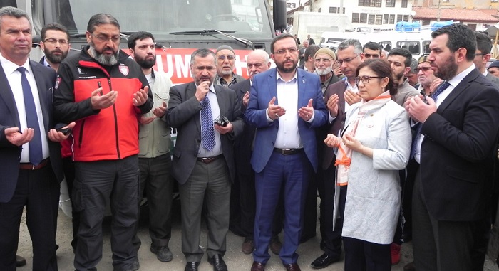İNSANI YARDIM TIRI DUALARLA UĞURLANDI