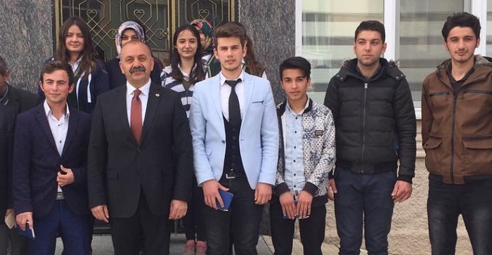 ÖĞRENCİLERDEN İSBİR’E TEŞEKKÜR ZİYARETİ