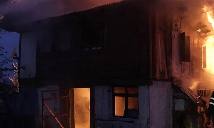 HEM ARABA YANDI HEM DE EV