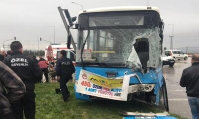 HALK OTOBÜSÜ TIRLA ÇARPIŞTI