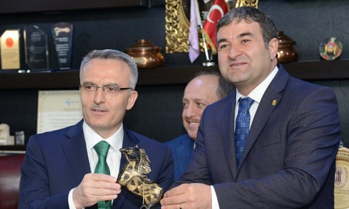 KILIÇ’TAN MALİYE BAKANINA TEŞEKKÜR