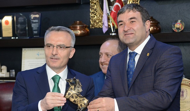 KILIÇ’TAN MALİYE BAKANINA TEŞEKKÜR
