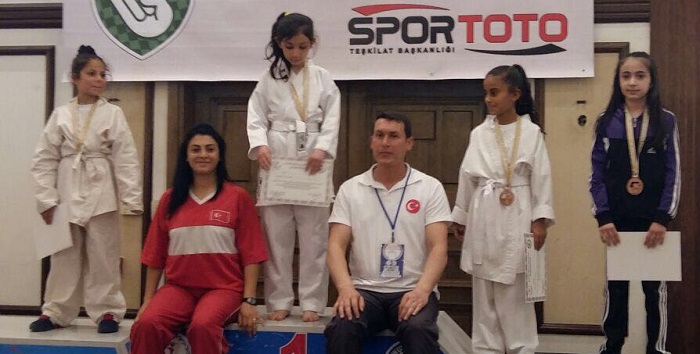ÇORUMLU SPORCULAR 10 MADALYA KAZANDI