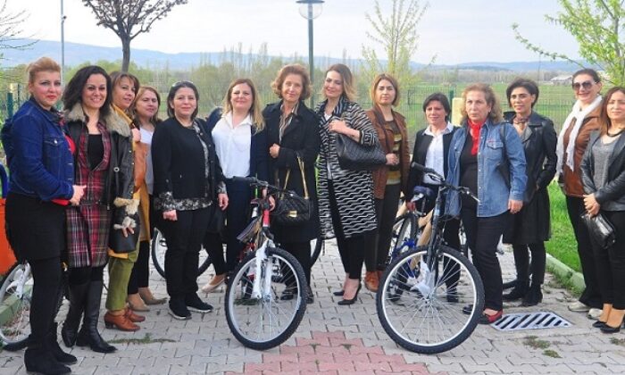 SEVGİ EVİNDEKİ ÇOCUKLARI SEVİNDİRDİLER