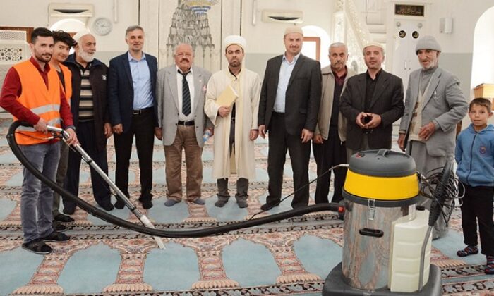 ALACA BELEDİYESİ CAMİLERİ TEMİZLEYECEK