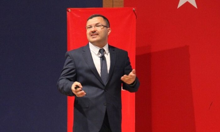 SOSYAL MEDYA KULLANIMI ETKİLERİNİ ANLATTI