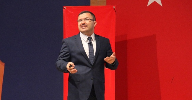 SOSYAL MEDYA KULLANIMI ETKİLERİNİ ANLATTI