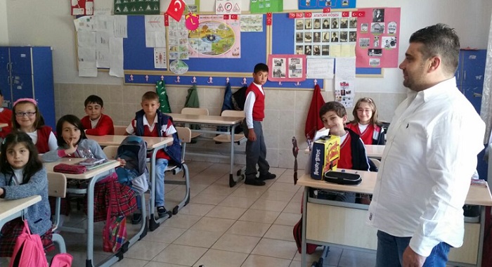 MİNİK ÖĞRENCİLERE TRAFİK BİLGİLENDİRMESİ