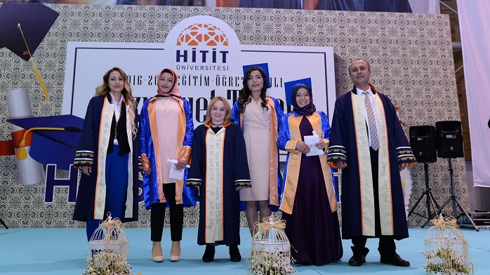 HİTİT’DE MEZUNİYET SEVİNCİ YAŞANDI