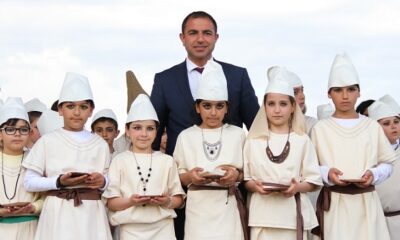 MİNİKLERİN MEZUNİYET SEVİNCİ