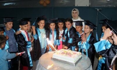 MİNİKLERİN MEZUNİYET SEVİNCİ