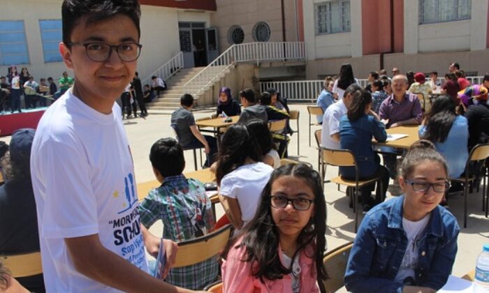 MEHMETÇİK ANADOLU’DA DİL OLİMPİYATLARI