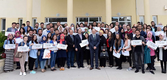 BAŞARILI ÖĞRENCİLER SERTİFİKALARINI ALDI