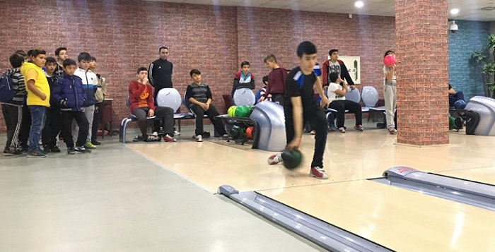 GENÇLER BOWLİNG DE YARIŞTI