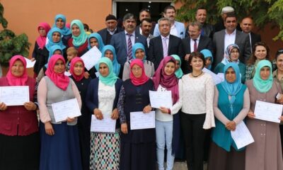 BAŞARILI KURSİYERLER SERTİFİKALARINI ALDI