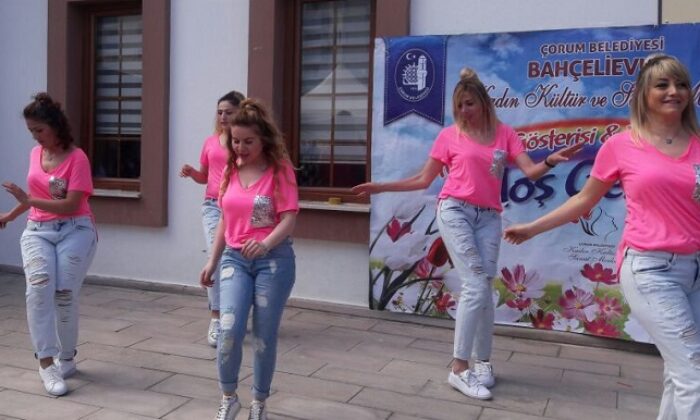 KURSİYERLER BAHAR ŞENLİKLERİNDE EĞLENDİ