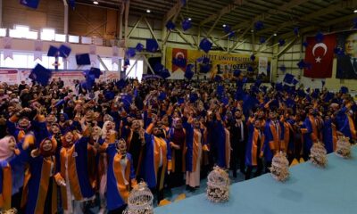 İLAHİYAT’TA MEZUNİYET SEVİNCİ