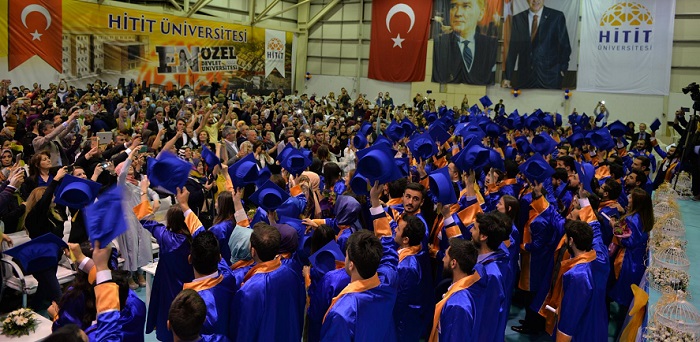 MÜHENDİSLİKTE MEZUNİYET SEVİNCİ