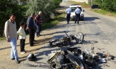 İKİ MOTOSİKLET ÇARPIŞTI: 4 YARALI