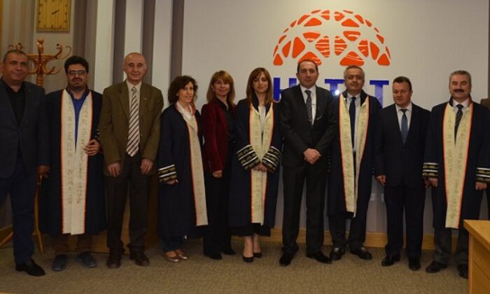 REKTÖR ALKAN CÜBBELERİNİ GİYDİRDİ