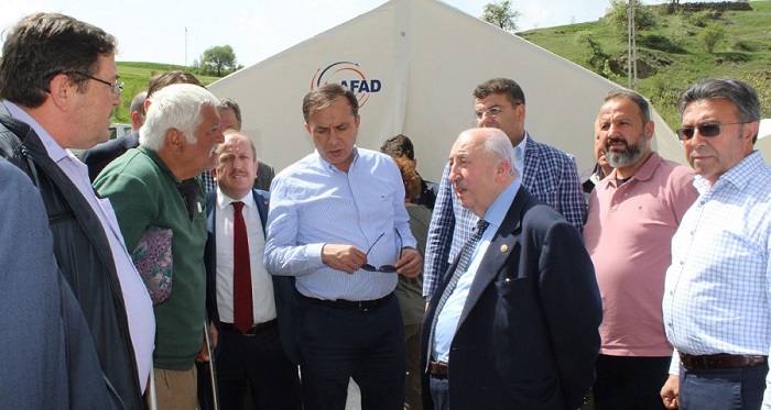 YANAN KÖYDE YARALAR SARILMAYA BAŞLANDI