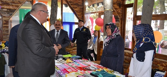 OKUL YARARINA KERMES DÜZENLEDİLER
