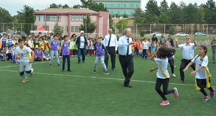 ÇOCUKLAR ŞENLİKTE EĞLENDİ