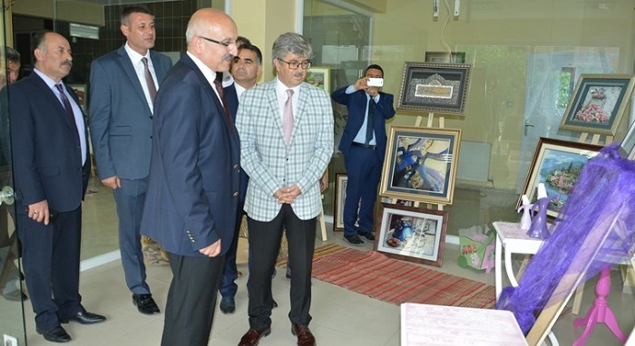 BÜYÜK, OKUL VE PANSİYONLARI DENETLEDİ