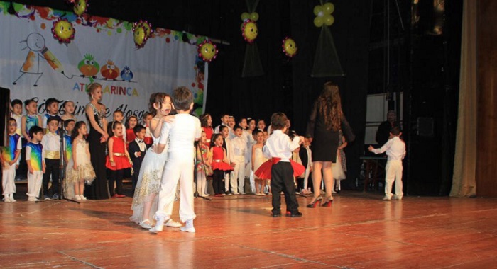MİNİKLERDEN MUHTEŞEM YIL SONU GÖSTERİSİ